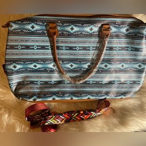 Western style overnight travel bag